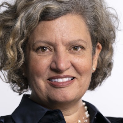 Official photo of Dawne Shand