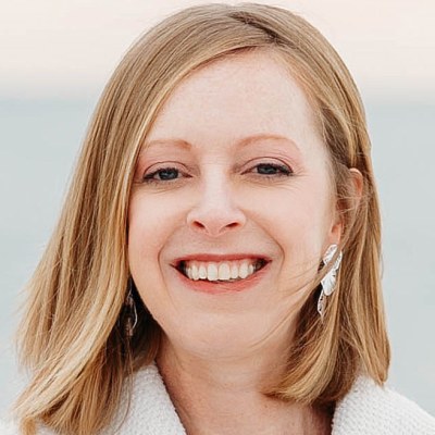 Official photo of Hannah Bowen
