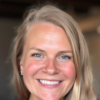 Photo of Nicole Emery