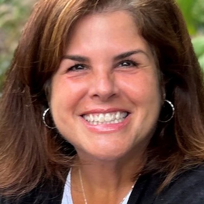 Photo of Elizabeth Kowal